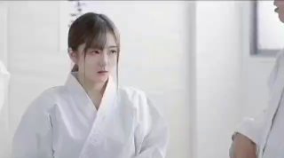 楚楚女神性感开撩，火辣热舞抖奶翘臀，互动撩骚揉奶玩逼